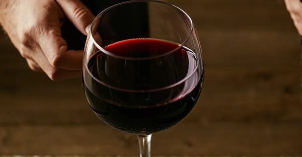 Vin rouge nature : une immersion dans l'authenticité du terroir